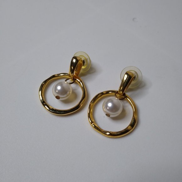 Vintage Metal Circle And Bead Dangle Earrings - Picture 3 of 13